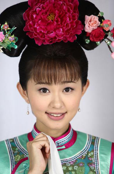 赵薇被喷成了筛子！扒扒三版《还珠格格》紫薇小燕子金琐之生存现状(11)