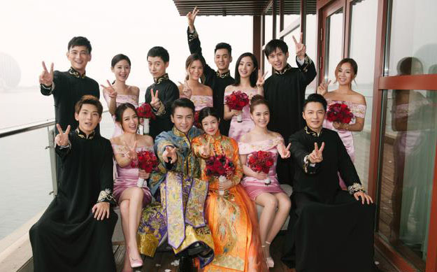 一言不合就接吻，陈晓陈妍希两场婚礼就是一部吻戏表演连续剧！(2)