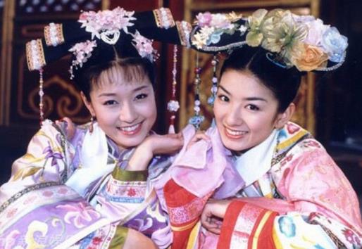 赵薇被喷成了筛子！扒扒三版《还珠格格》紫薇小燕子金琐之生存现状(2)