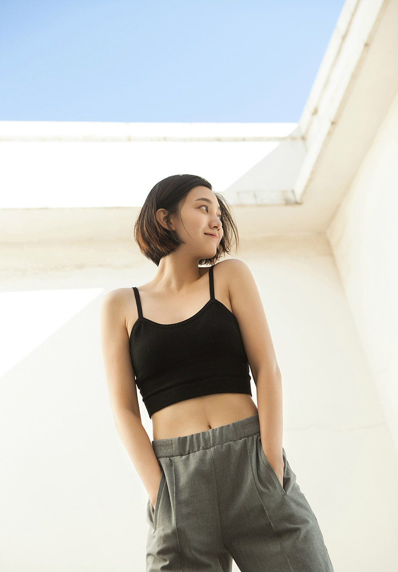秦语短发清雅女人魅力动人写真(2)
