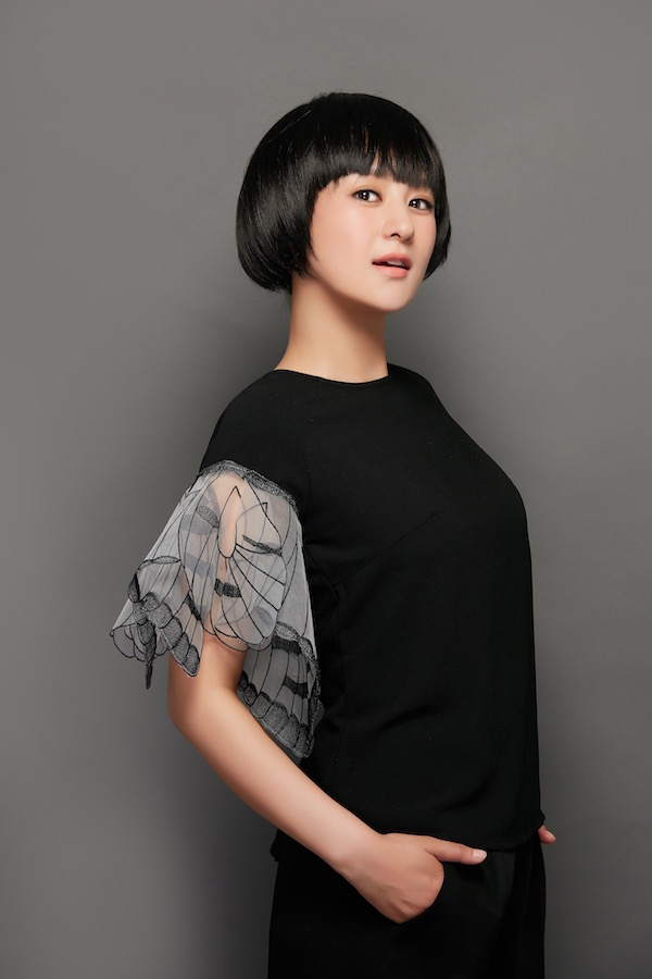 陈真希短发造型写真曝光