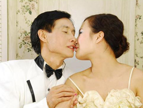 刘强东奶茶妹妹恋情故事将改编成电影当事人情何以堪？(3)