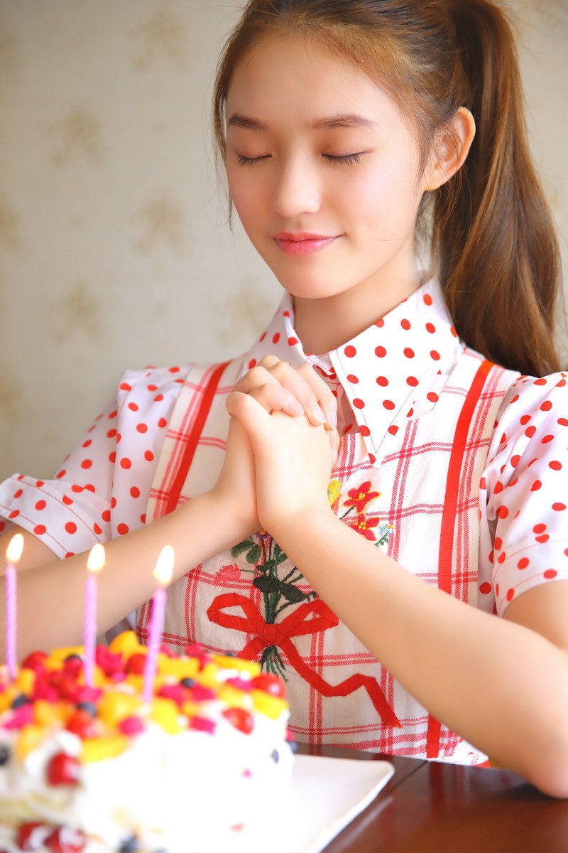 95后新生代林允少女炫色甜美写真曝光(5)