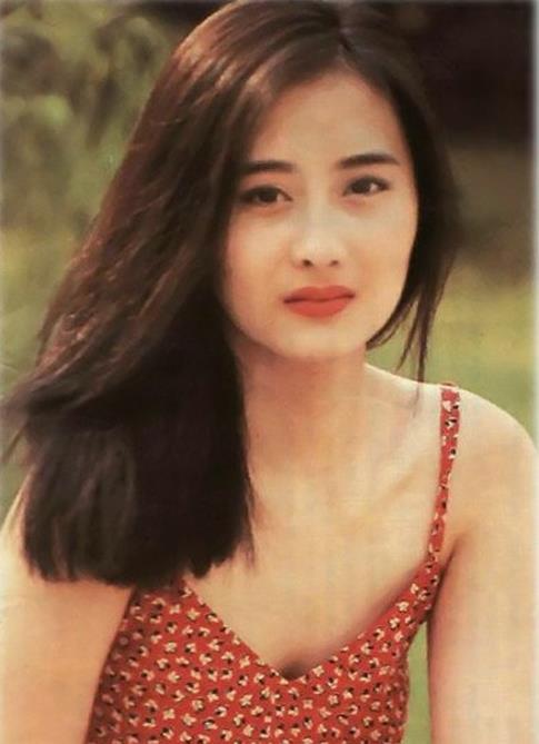 她是大哥电影的女一号,错失小燕子如今被遗忘(5)
