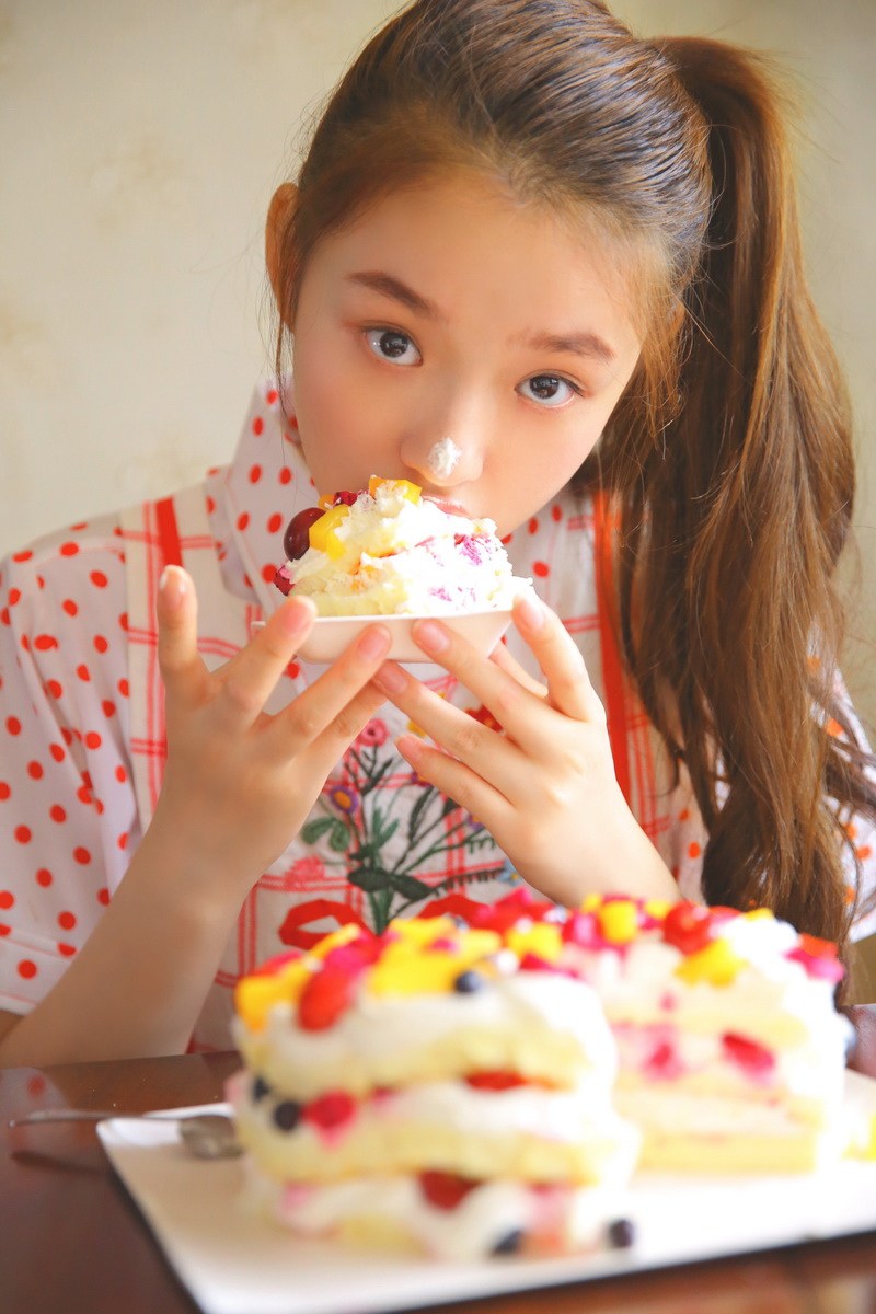 95后新生代林允少女炫色甜美写真曝光(4)