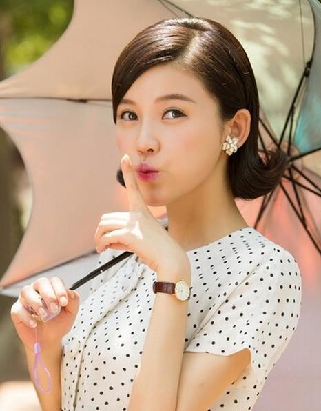 “薇女郎”杨子姗近照曝光被指整容撞脸各类女星(4)