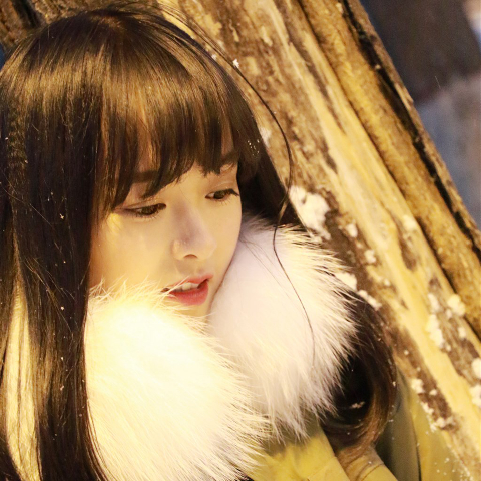 清纯美女明星余心恬雪地唯美图片(6)