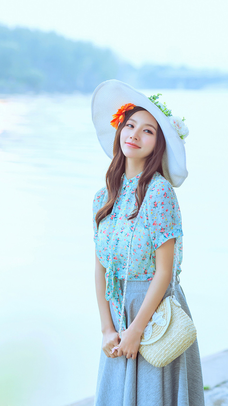 艺人陈雅婷秋日清新写真图片
