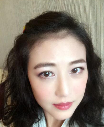 女神也怕猪饲料！50岁的周海媚身材还性感，颜值却下降了(5)