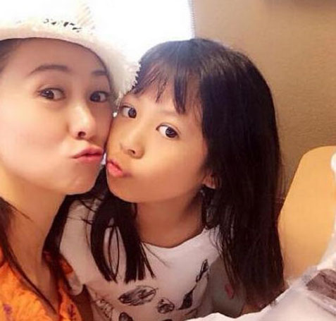 蜜桃二代成熟时!叶玉卿利智等七大艳星宝贝女儿PK谁最漂亮(8)