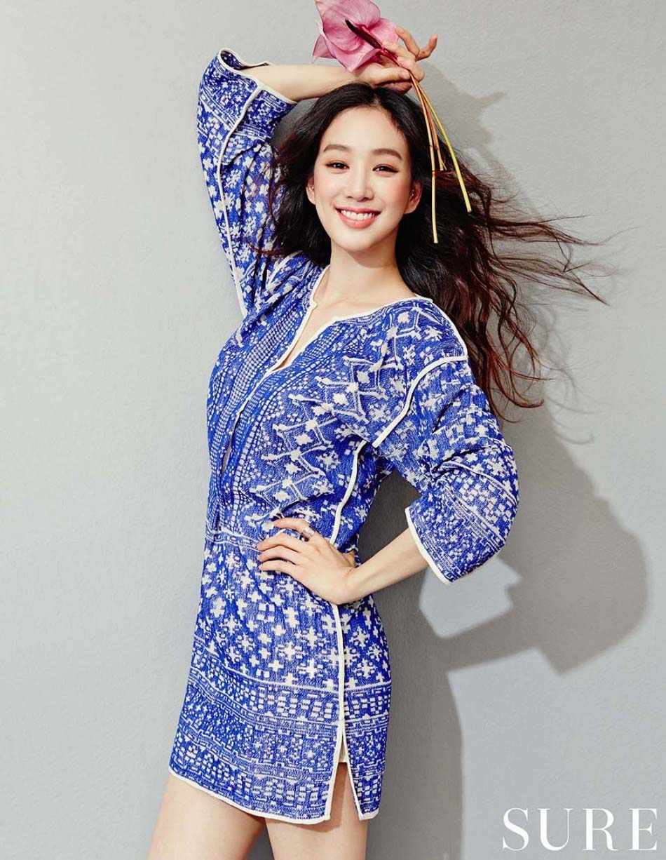 郑丽媛花样少女尽显甜美写真(4)