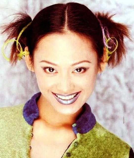 20大女星土得掉渣的影楼画风照曝光(10)