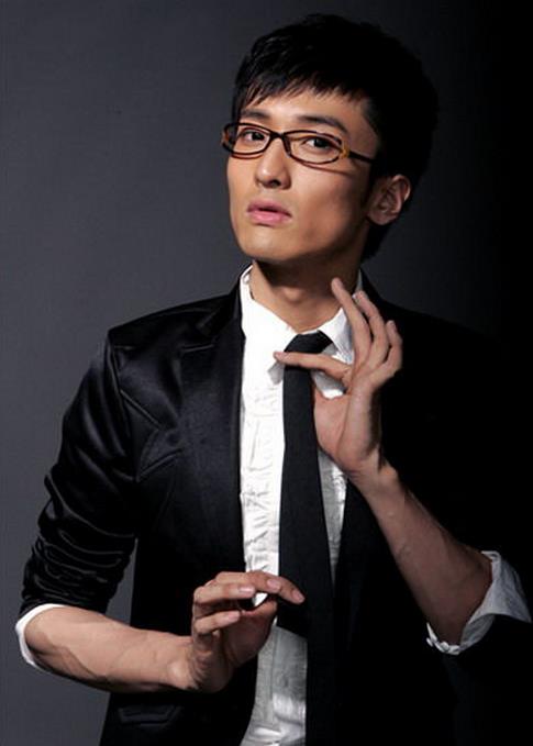 邓家佳清空微博,陈赫挺王宝强被骂,扒扒《爱情公寓》主演们之现状(7)