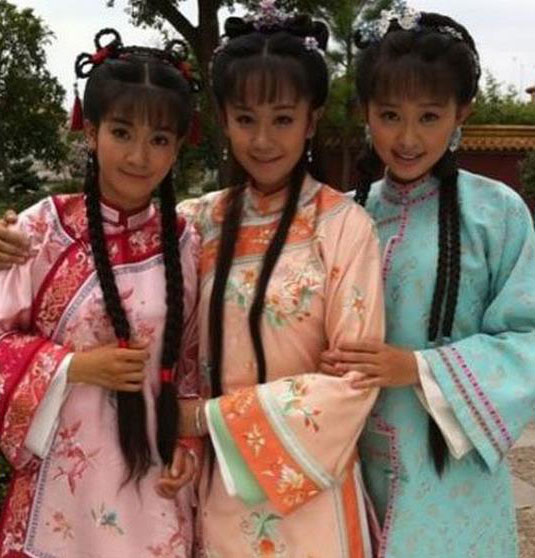 赵薇被喷成了筛子！扒扒三版《还珠格格》紫薇小燕子金琐之生存现状(3)