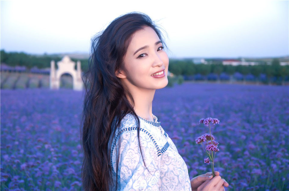 龚蓓苾七夕晒美图秀恩爱魅力写真(3)