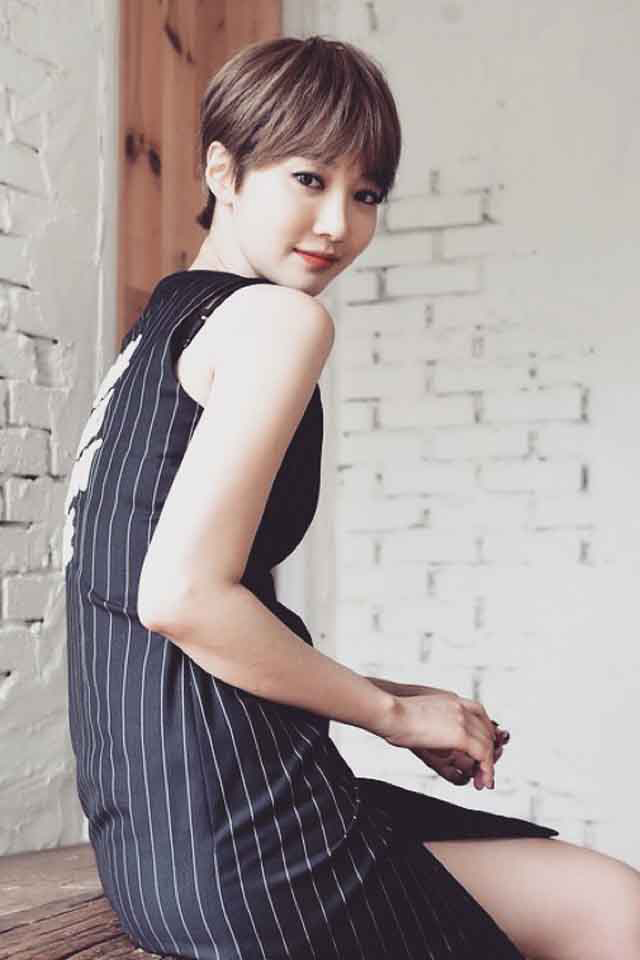 韩国美女高俊熙焕然一新短发写真(2)