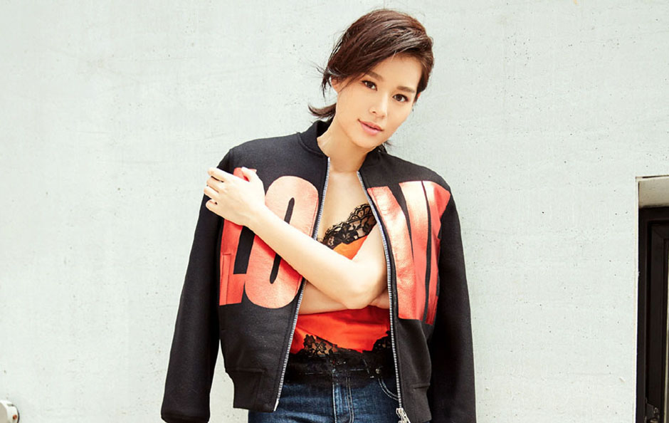 气质女星胡杏儿时尚街拍美照(4)