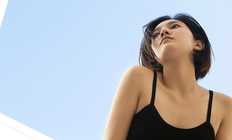 秦语短发清雅女人魅力动人写真(9)