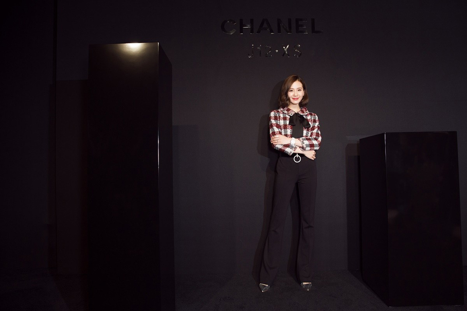 刘诗诗出席时尚活动复古俏皮切换自如(8)