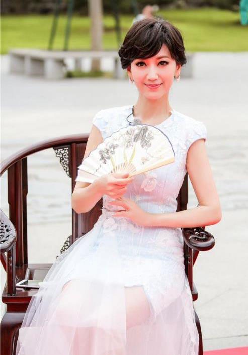 赵雅芝陈美琪再聚首：风华虽依旧，命运却大不同(11)