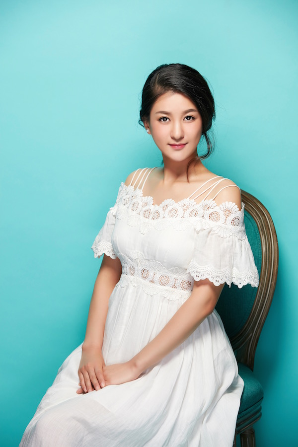 陈真希香肩微露最新写真曝光(5)