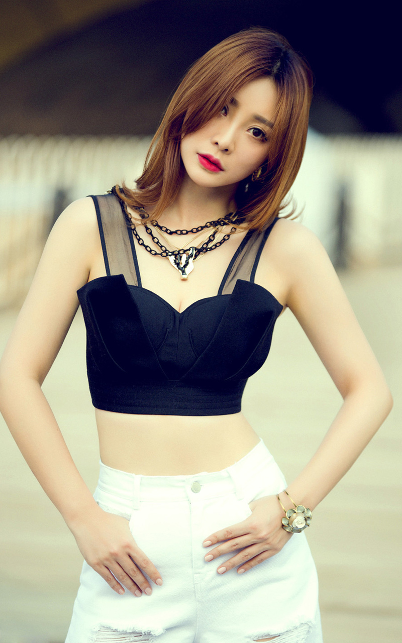 柳岩夏日气质女人写真曝光(3)