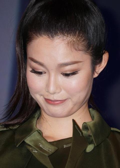 黄奕似充气娃娃!扒扒曾经清纯灵动如今惨不忍睹的10大女星(11)