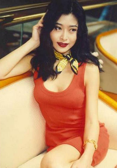 永远的性感女神！49岁艳星叶玉卿近照曝光依然前凸后翘(4)