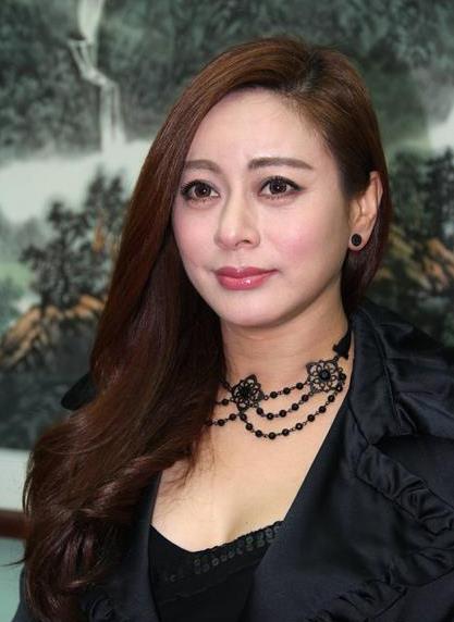 她是大哥电影的女一号,错失小燕子如今被遗忘(11)