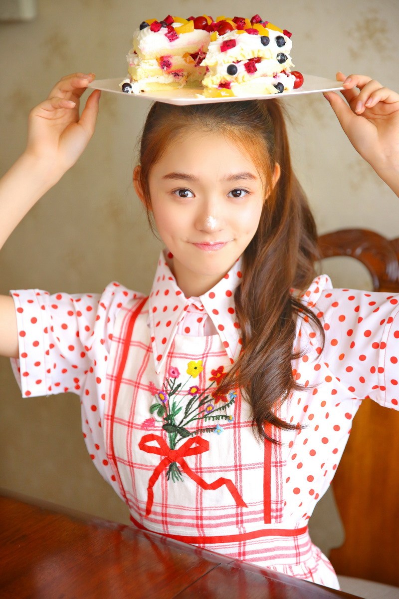 95后新生代林允少女炫色甜美写真曝光(2)