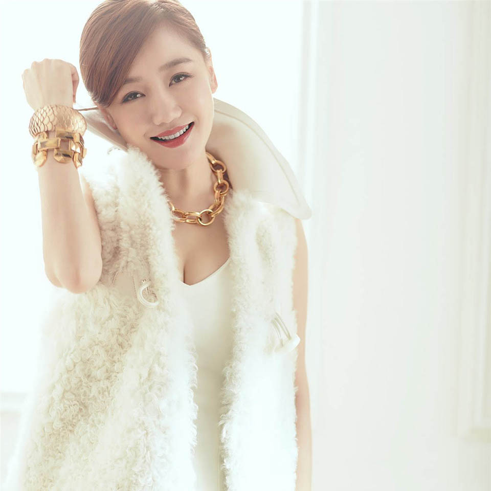 女星薛佳凝笑容甜美气质写真(2)