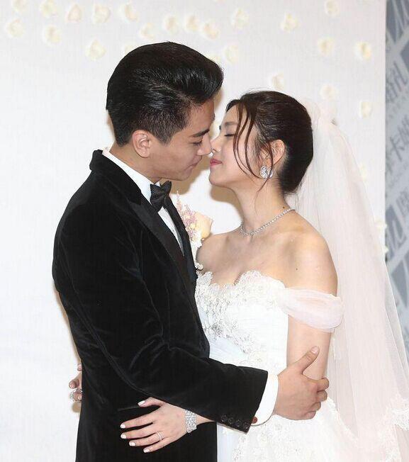 一言不合就接吻，陈晓陈妍希两场婚礼就是一部吻戏表演连续剧！(5)