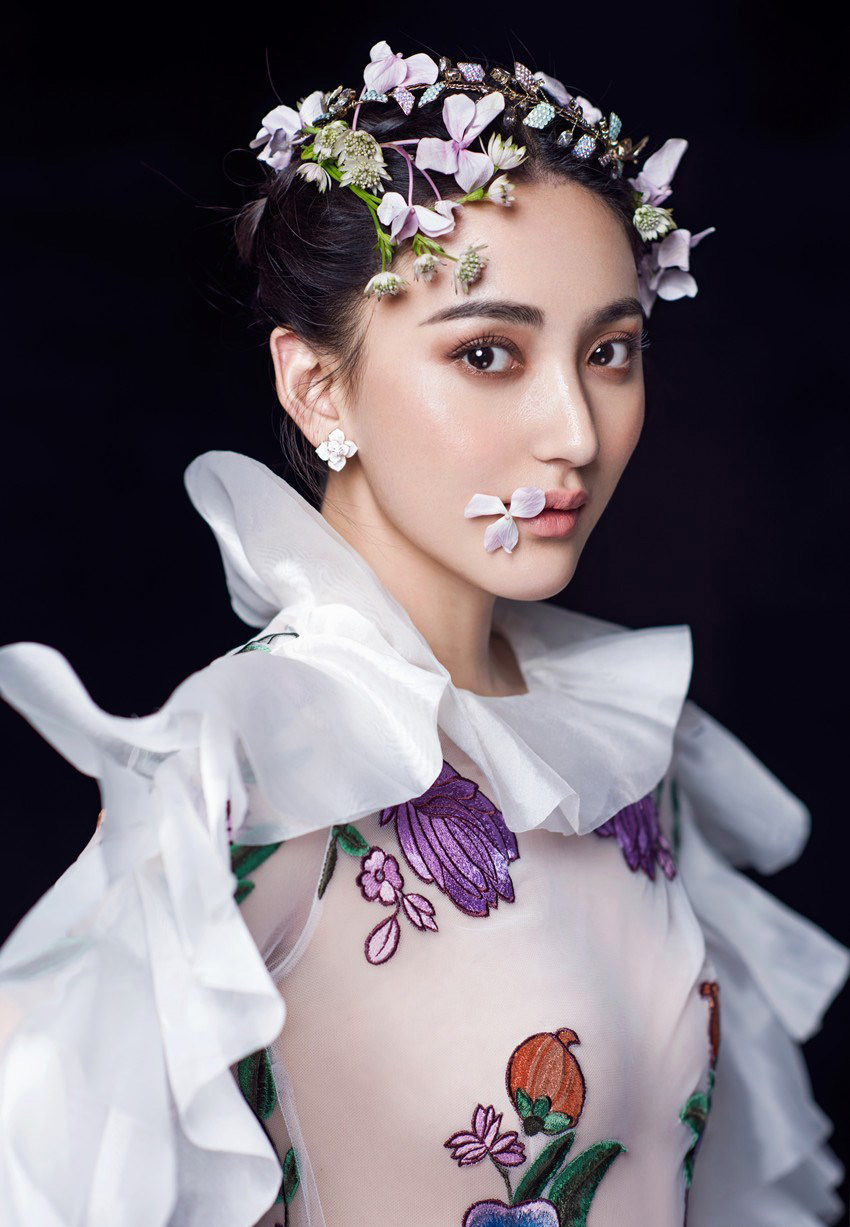 艾晓琪薄纱裹身演绎性感花仙子(3)