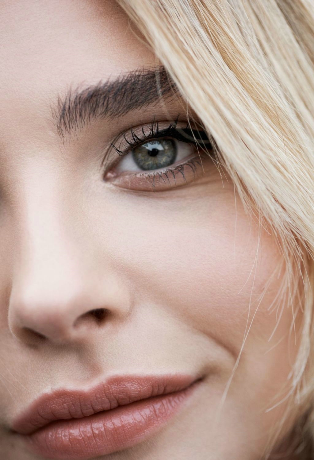 Chloë  Moretz登上《Glamour》杂志封面(2)