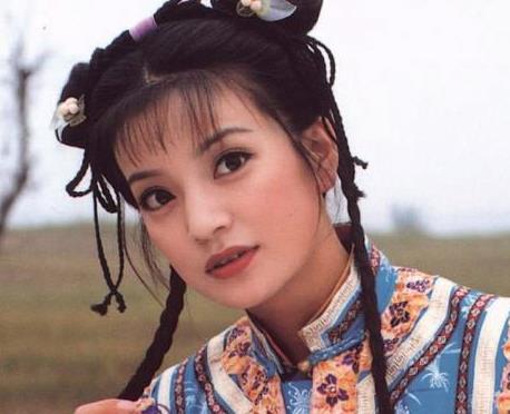 赵薇被喷成了筛子！扒扒三版《还珠格格》紫薇小燕子金琐之生存现状(5)