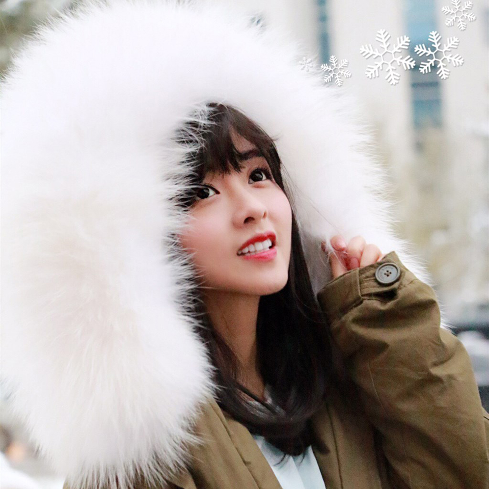 清纯美女明星余心恬雪地唯美图片(5)