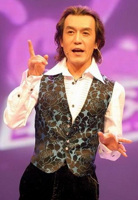 李咏八块腹肌算啥，他们俩才是身材秒杀小鲜肉的老炮(2)