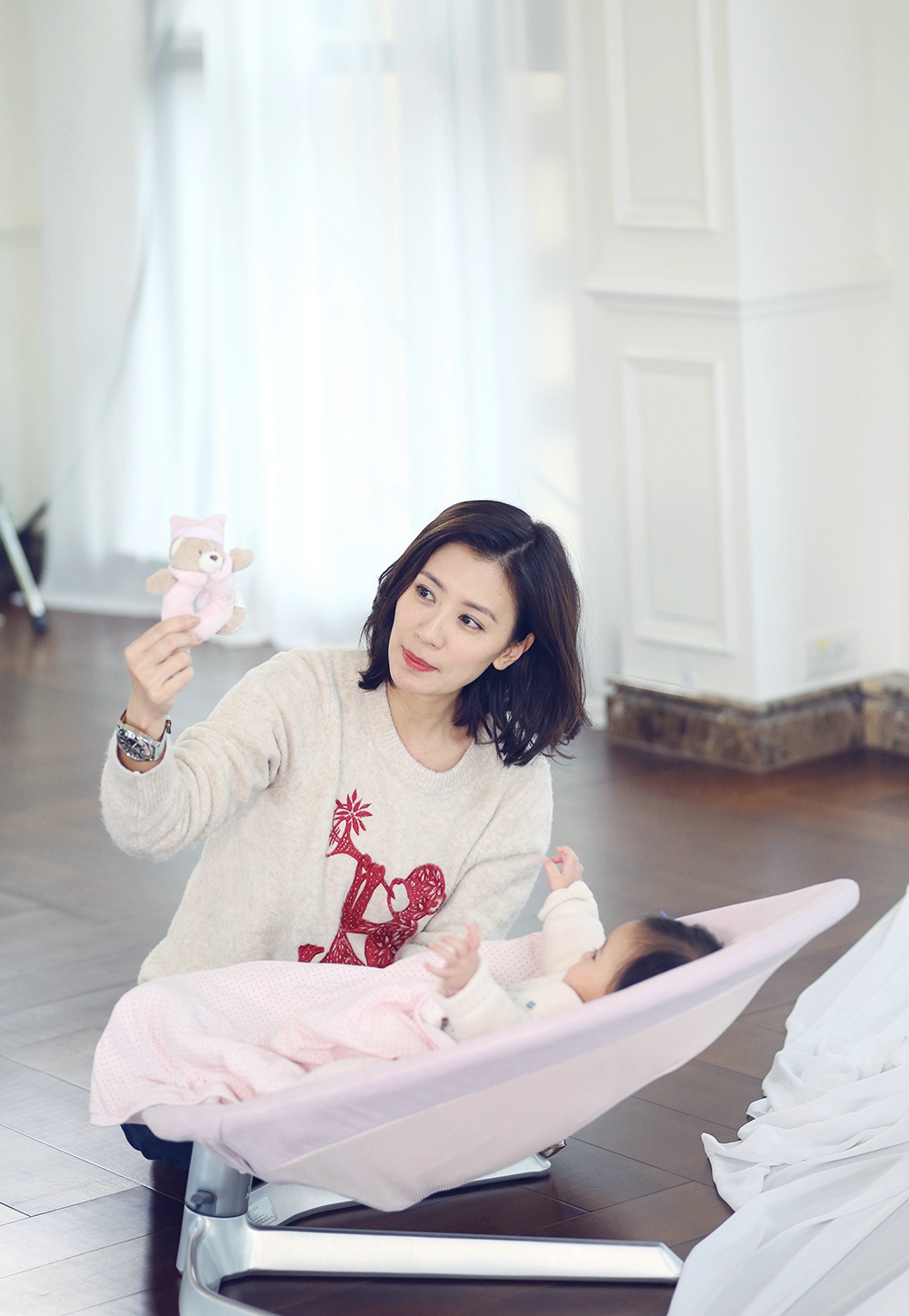 时尚辣妈贾静雯纯白优雅婚纱照(4)