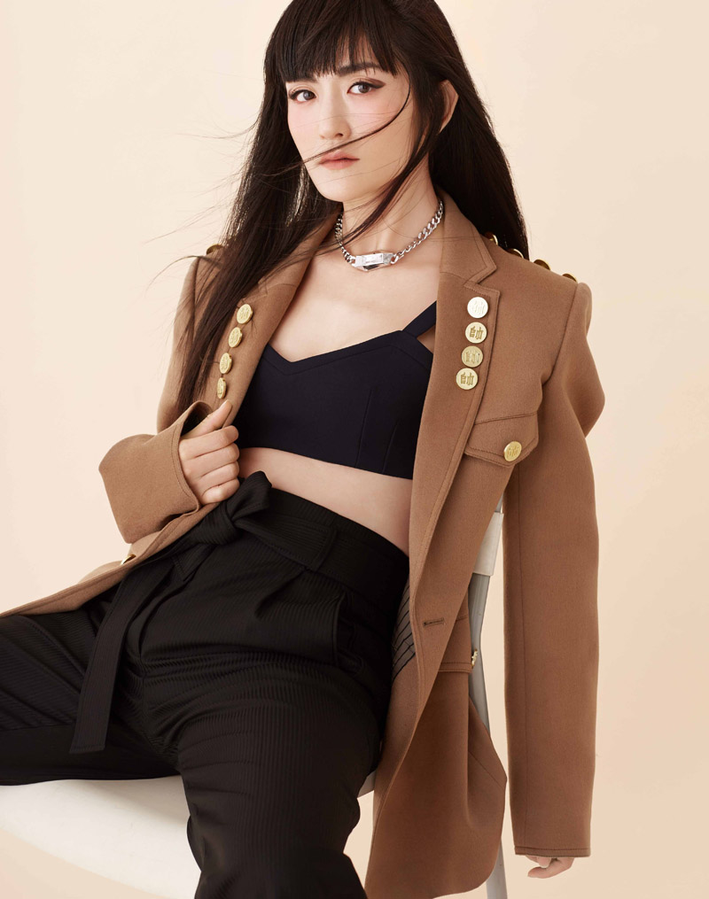 女星谢娜军装风时尚大片曝光(5)