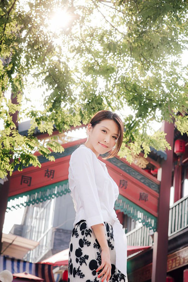 徐洁儿夏日街拍魅力清凉写真(2)