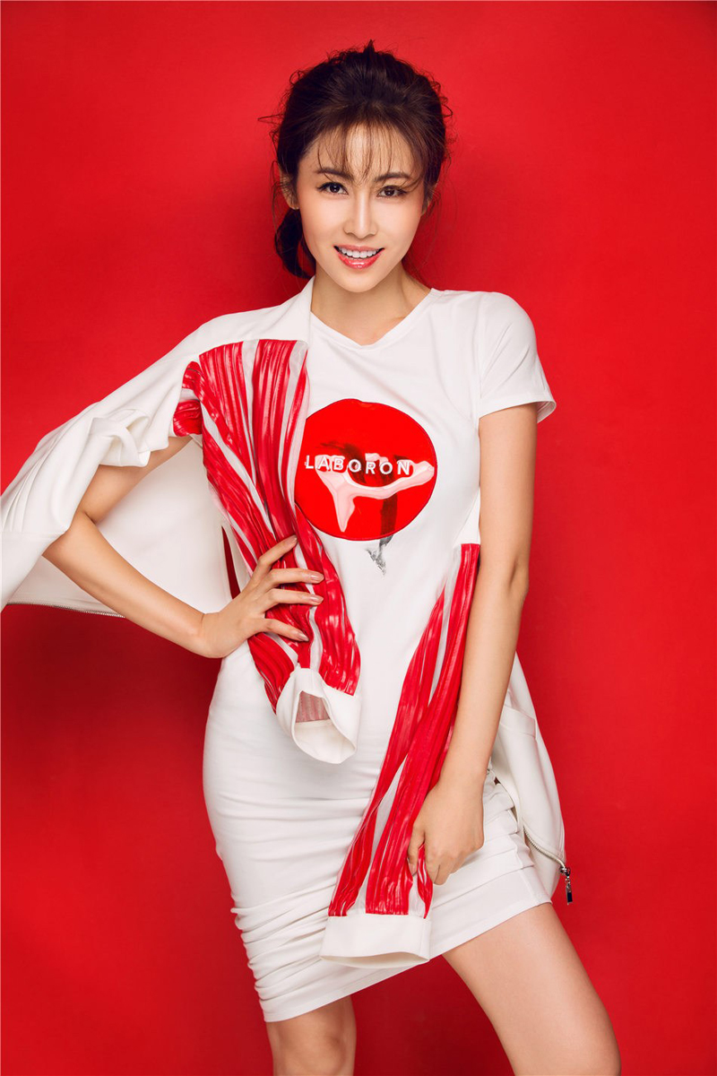 李芯逸时尚性感大片曝光(4)