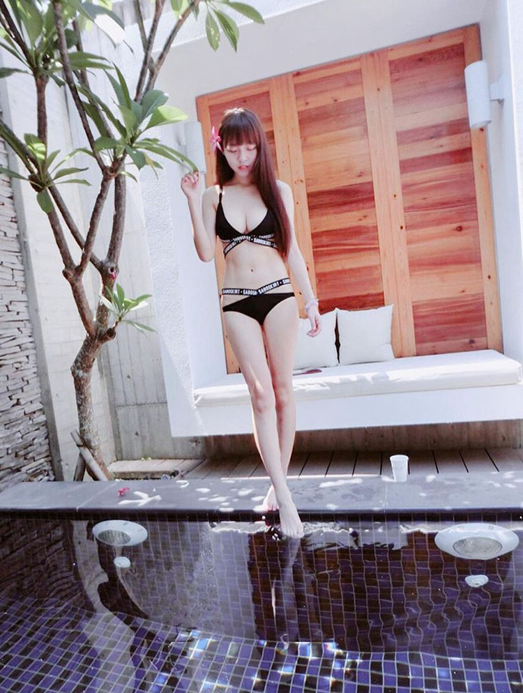 林襄清纯妩媚性感比基尼暴露美胸