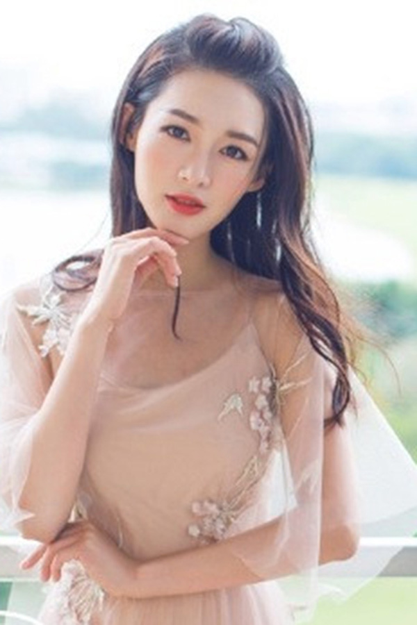 李沁小仙女轻佻魅力写真大片(2)