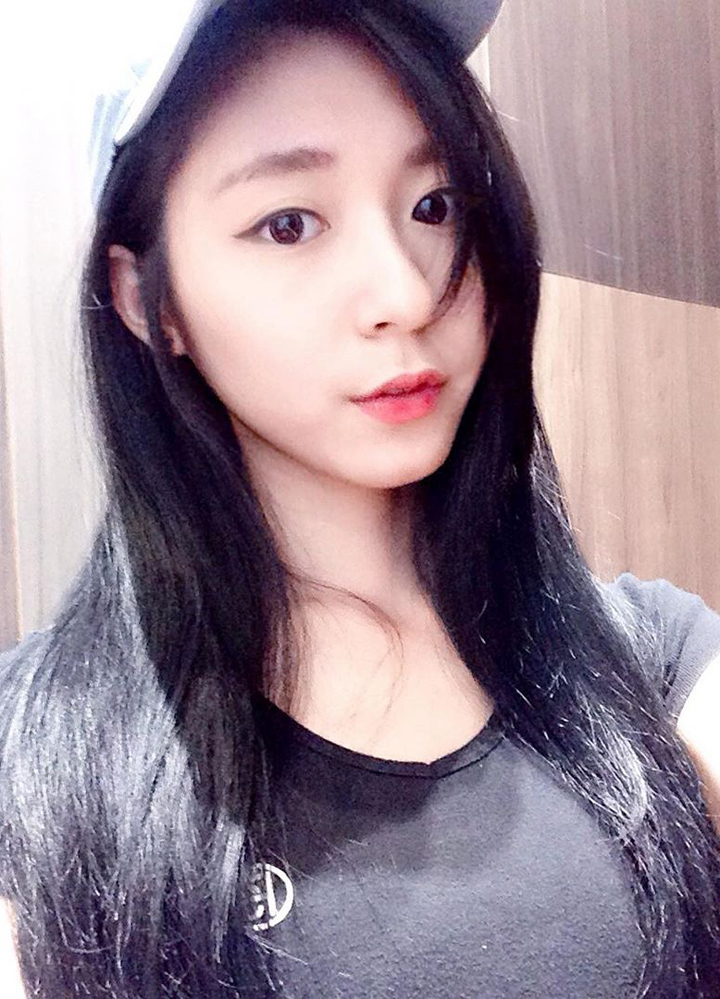 陈雨凡精美小女人清雅妩媚自拍