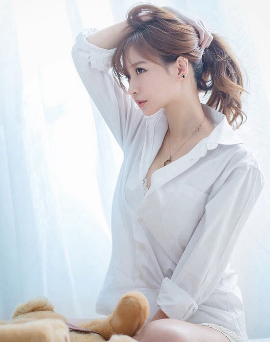 乐宜私房妩媚撩人性感美照(4)