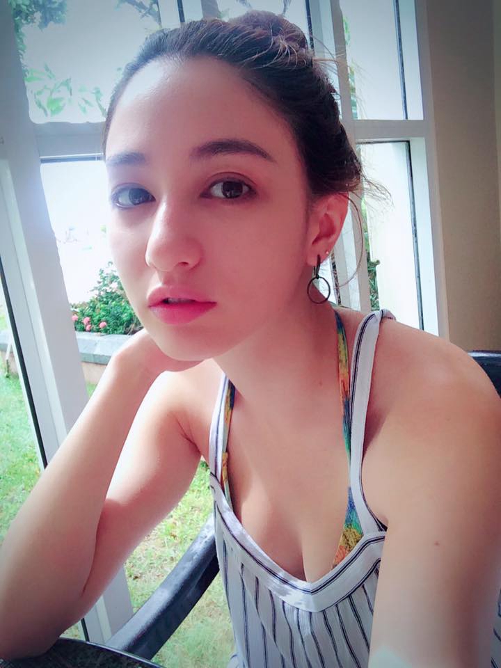 谢若梅精美妆容气质佳人迷人自拍(4)