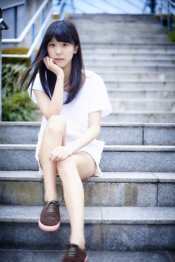 沟口惠轻音单色调清纯少女