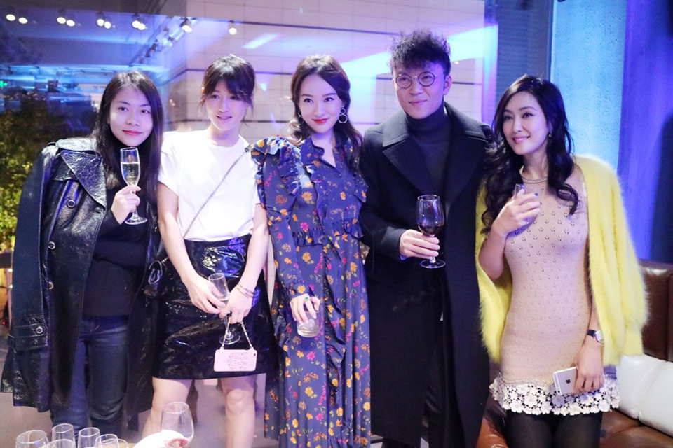孟广美受邀出席好友活动粉色礼裙甜美可人(5)