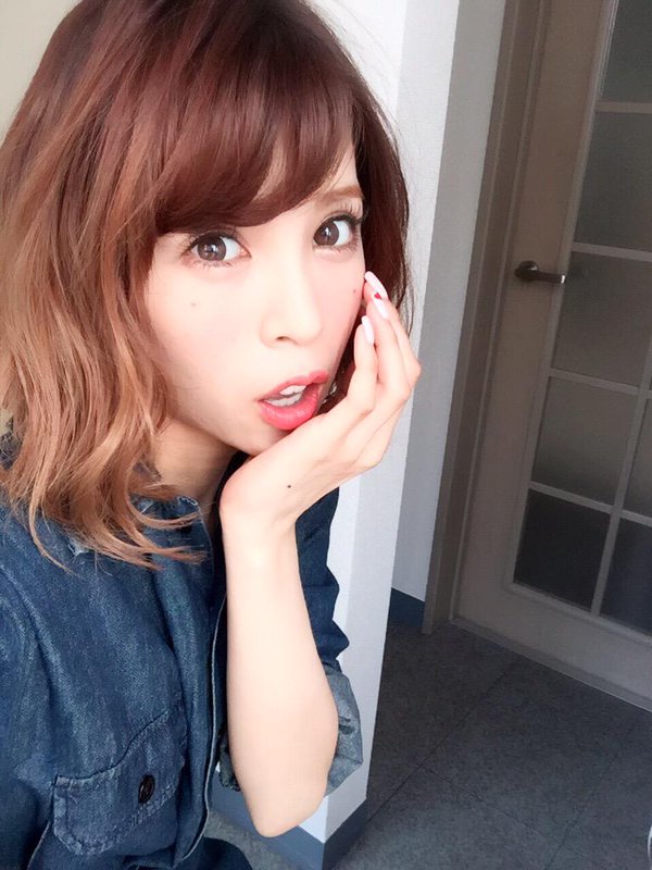 坂口杏理天然美人维特生活照(3)