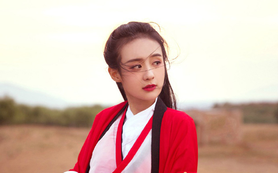 郑合惠子红色迷人着装神似才彩霞仙子(4)